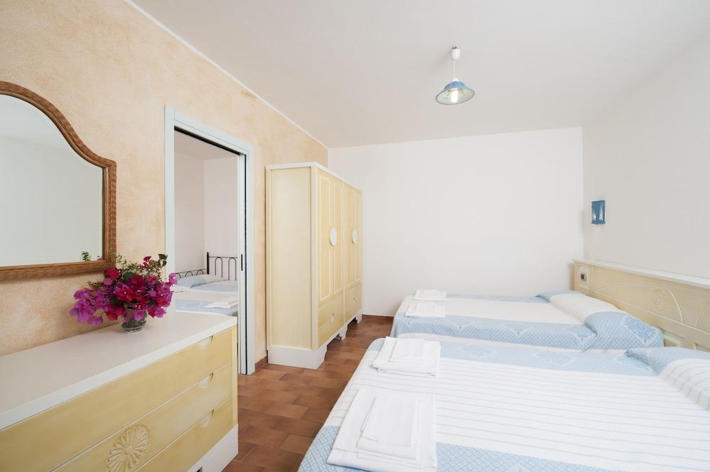 Residence S'Incantu Villasimius Buitenkant foto