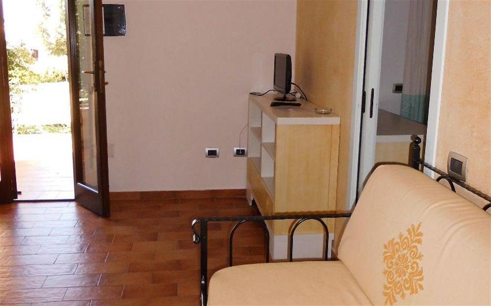 Residence S'Incantu Villasimius Buitenkant foto